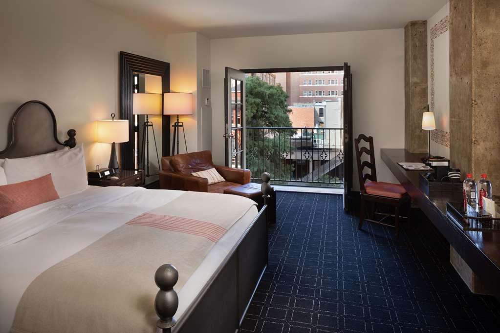Hotel Valencia Riverwalk 4*