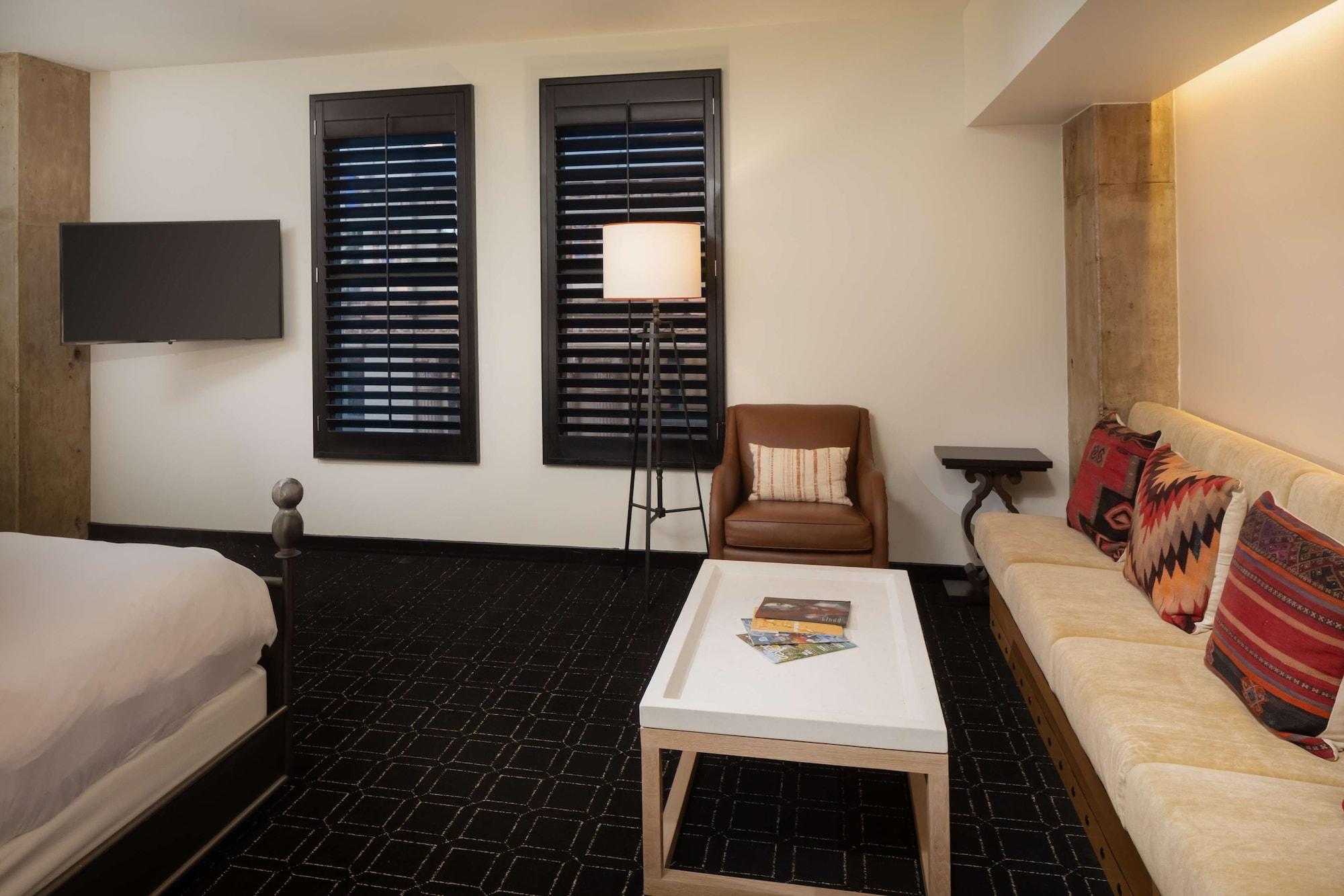 Valencia Riverwalk 4*