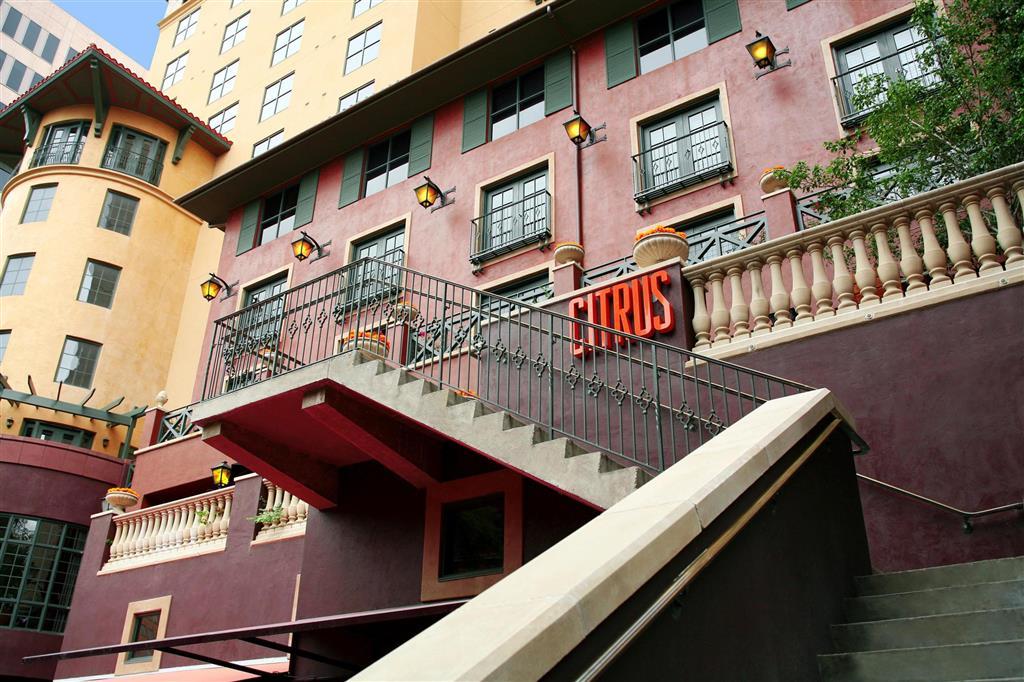 Valencia Riverwalk 4*