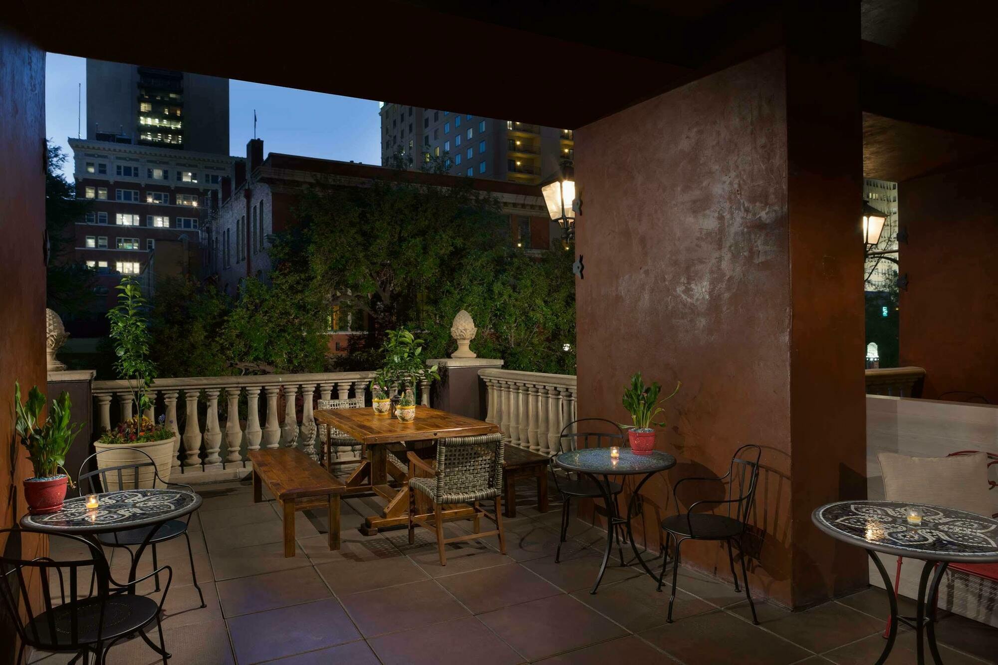 Valencia Riverwalk Hotel
